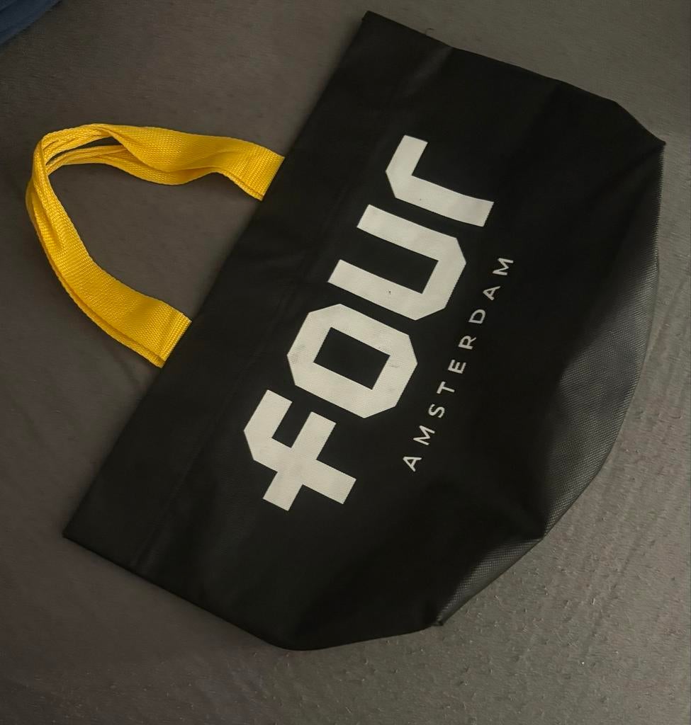 Four Shopper Bag - Zwart met Gele Handvatten, Sieraden, Tassen en Uiterlijk, Tassen | Schoudertassen, Ophalen, Nieuw, Zwart, Overige merken