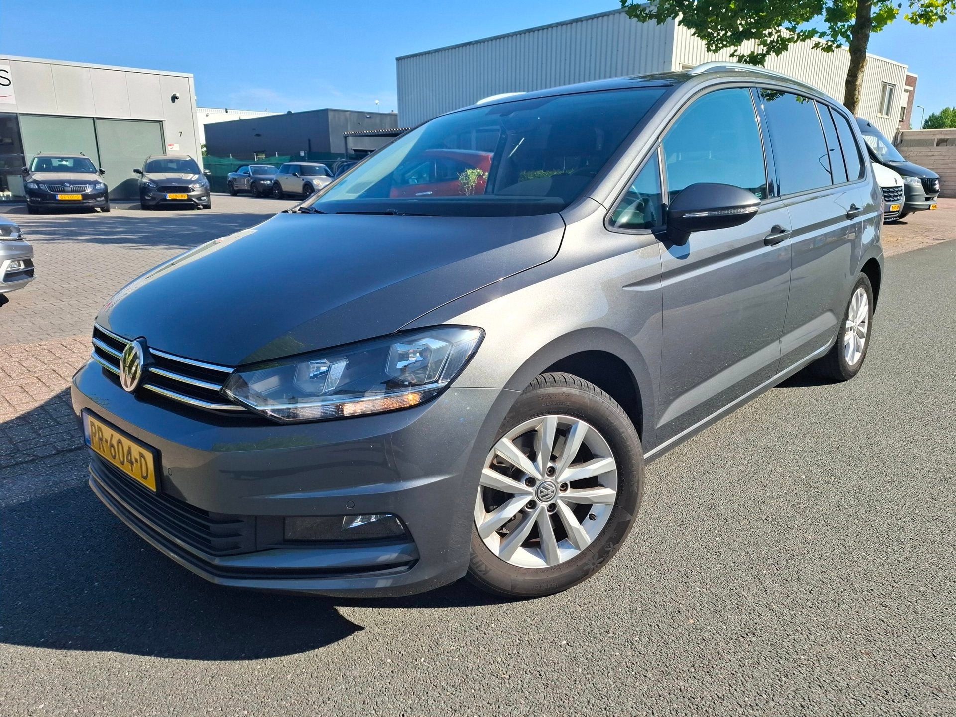 Volkswagen Touran 1.6 TDI SCR Comfortline Business AUTOMAAT/, Gebruikt, 4 cilinders, 23 km/l, Origineel Nederlands