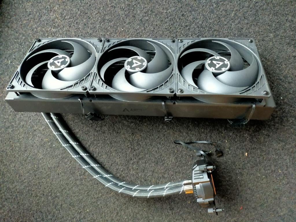 ARCTIC Liquid Freezer II 420, Computers en Software, Computerkoelers, Ophalen, Zo goed als nieuw, Waterkoeling
