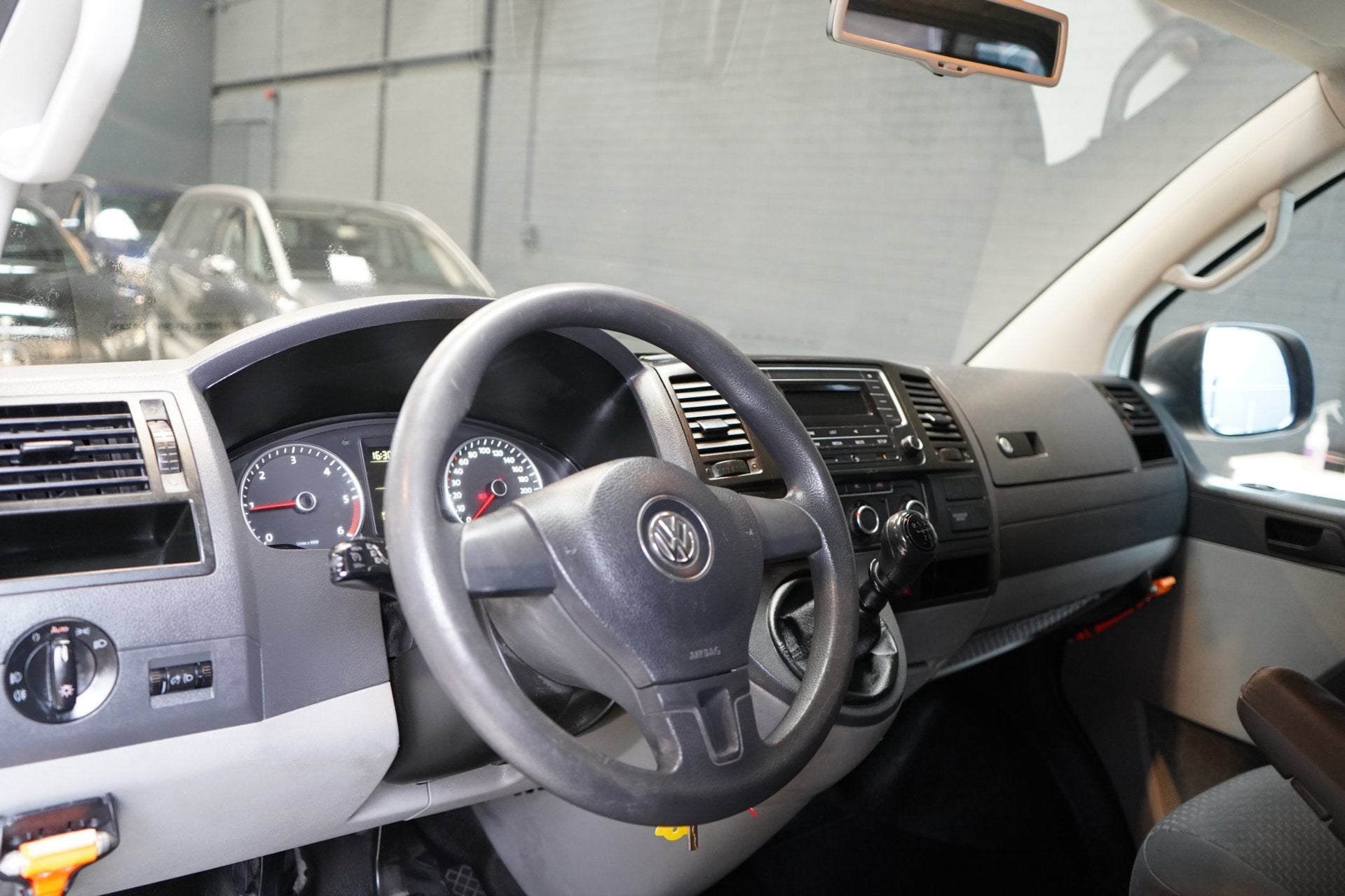 Volkswagen Transporter 2.0 TDI L1H1 DC Budgetline | AIRCO |, Auto's, Bestelauto's, Voorwielaandrijving, Euro 5, Stof, Gebruikt