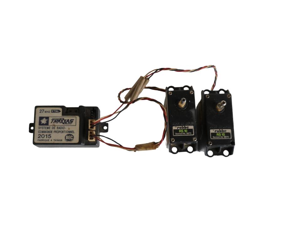 Traxxas ontvanger + 2x Robbe RS 10 servo 1/10 rc auto, Ophalen of Verzenden, Gebruikt, Onderdeel