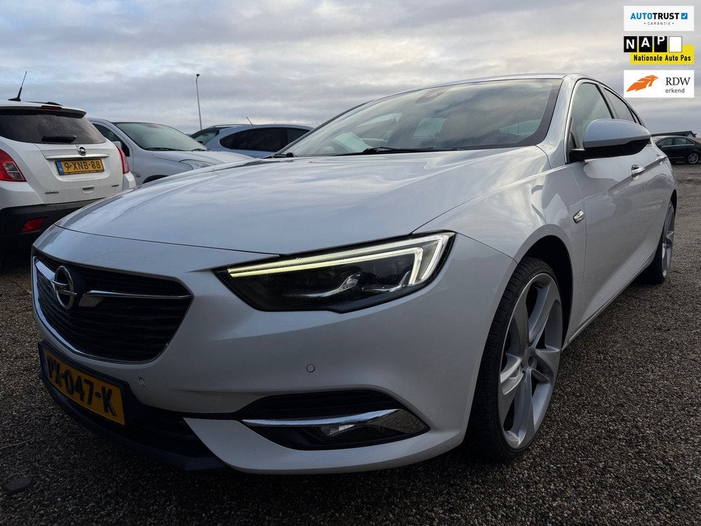 Opel Insignia Grand Sport 1.5 Turbo Innovation Leer Camera 2, Gebruikt, 4 cilinders, 700 kg, Wit