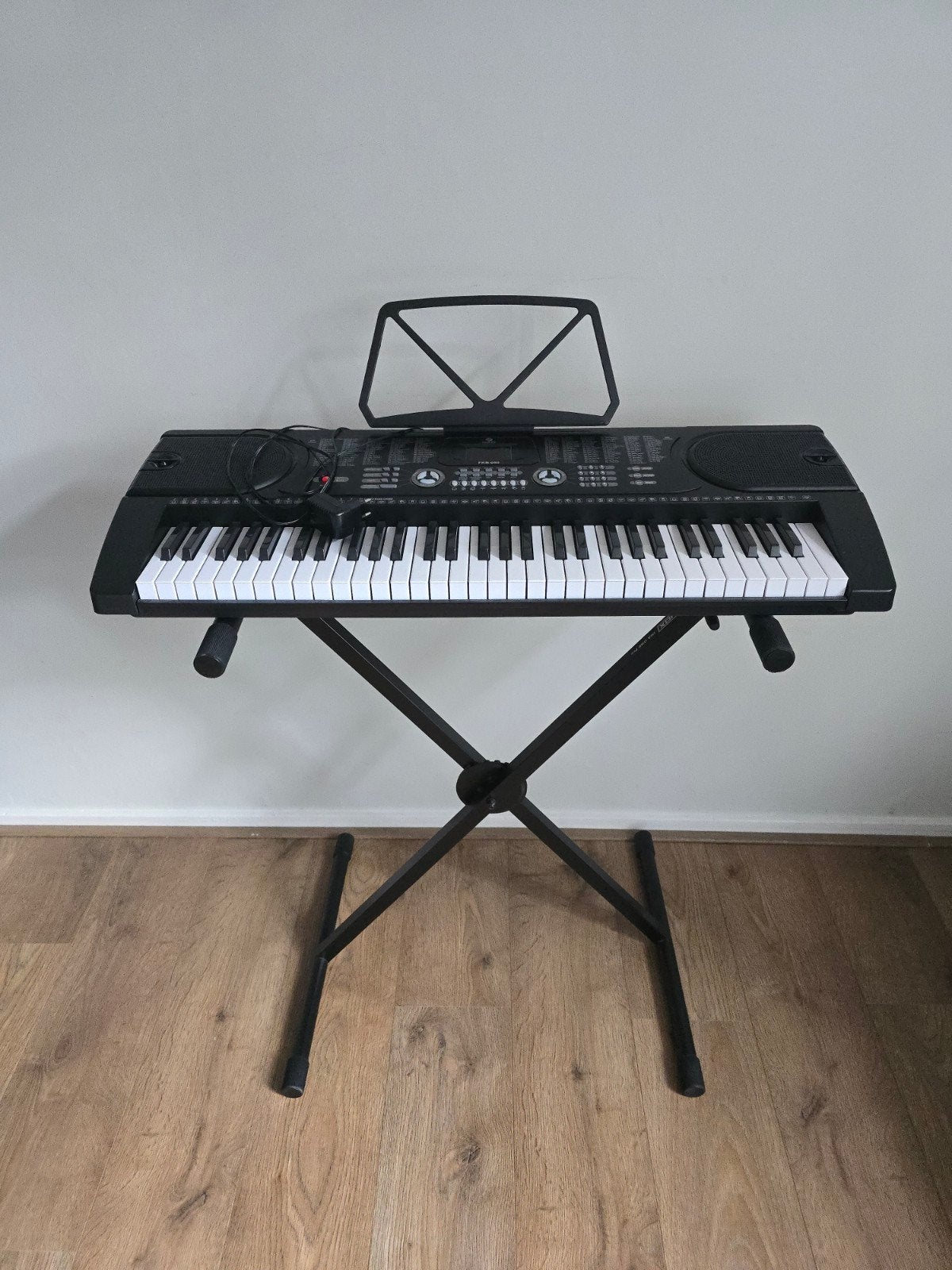 Falen FKB-050 Keyboard met standaard, Muziek en Instrumenten, Keyboards, Overige merken, 61 toetsen, Ophalen of Verzenden, Zo goed als nieuw