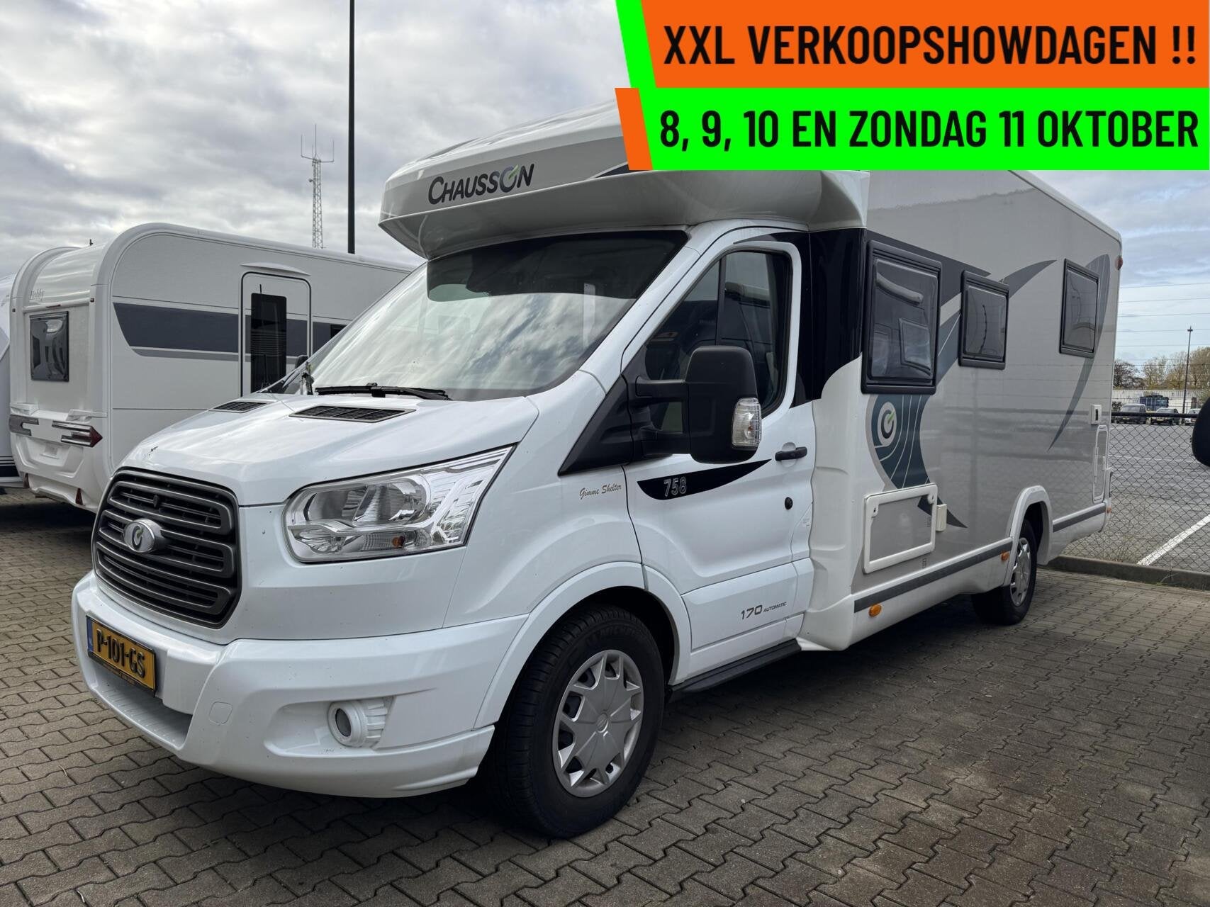 Chausson 758 TITANIUM AUTOMAAT, QUEENSBED, HEFBED, 20396 KM, Caravans en Kamperen, Automaat, Diesel, Airbags, Tot en met 4