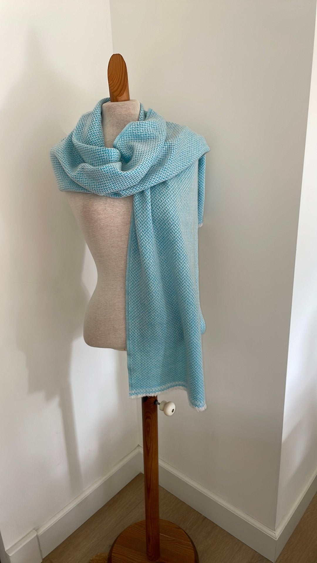 Cashmere sjaal, Kleding | Dames, Verzenden, Zo goed als nieuw, Sjaal