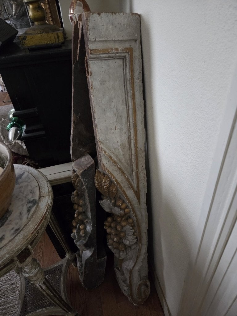 2 antieke HOUTEN ORNAMENTEN - grijs met BOIS DORÉ DRUIVEN, Antiek en Kunst, Ophalen