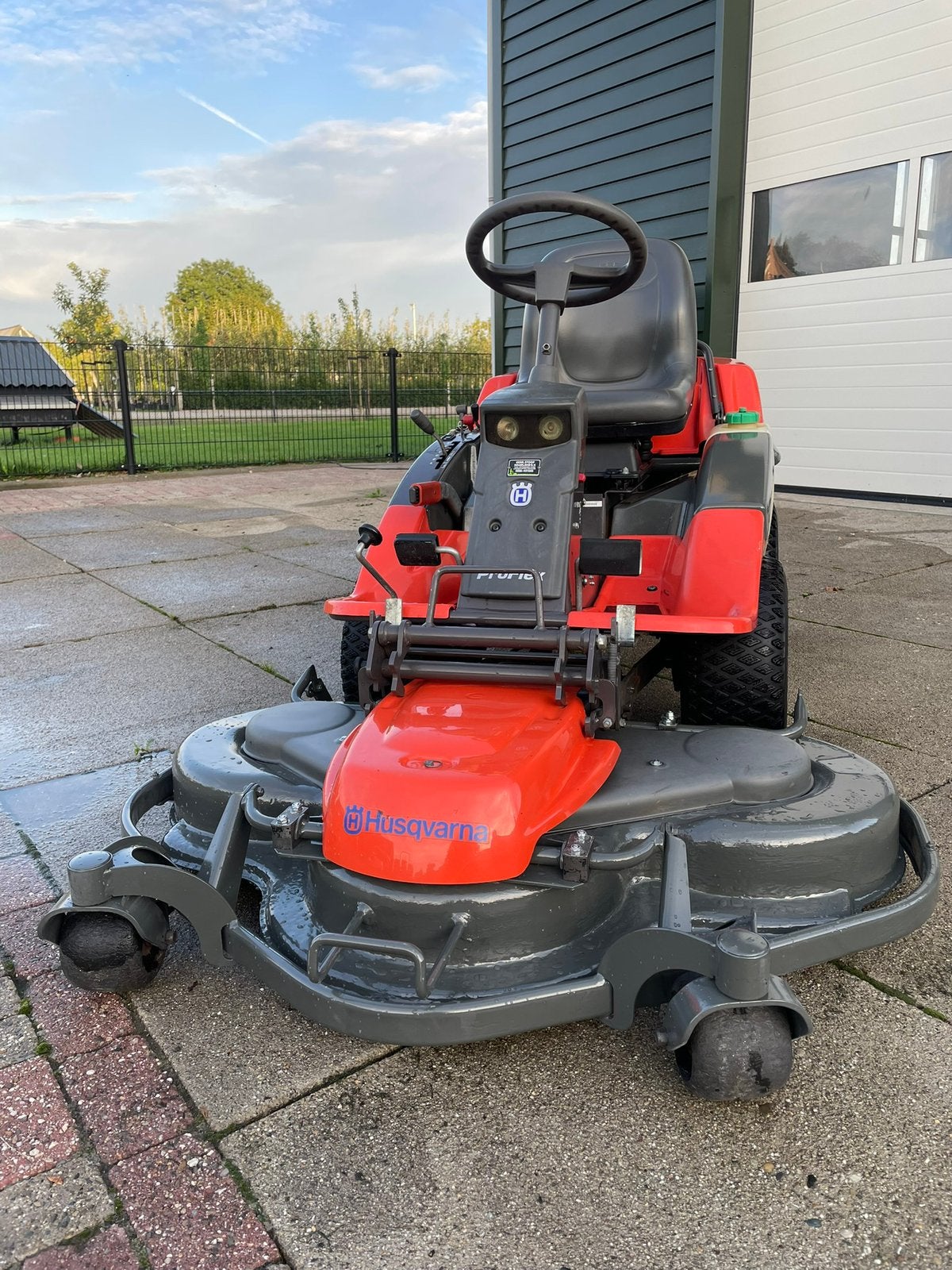 Nette husqvarna pf18 frontmaaier met 122cm maaidek, Tuin en Terras, Ophalen, Gebruikt, Mulchfunctie, 120 cm of meer