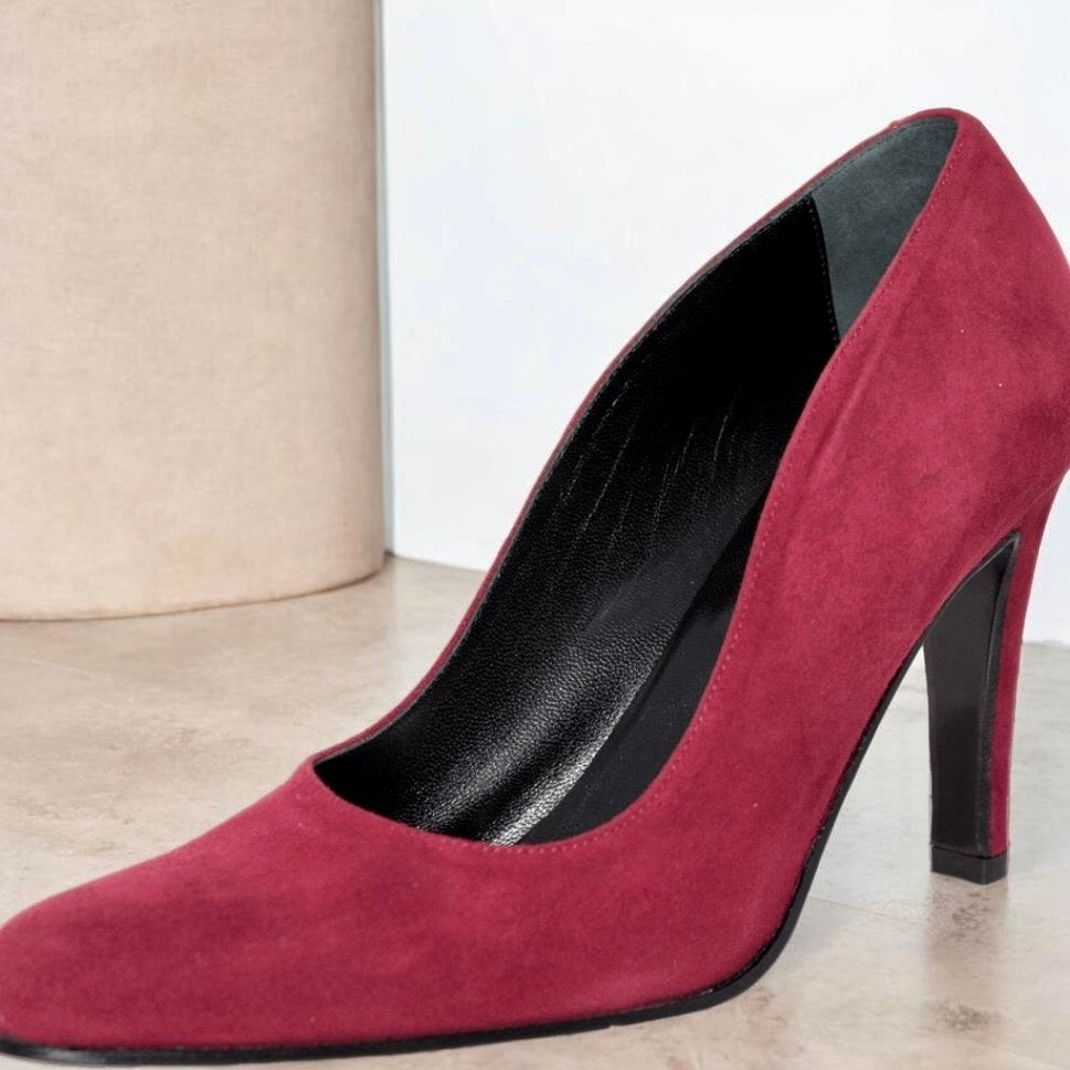 Nieuw! Panara bordeaux rode suéde pumps maat 39, Pumps, Nieuw, Ophalen of Verzenden, Rood