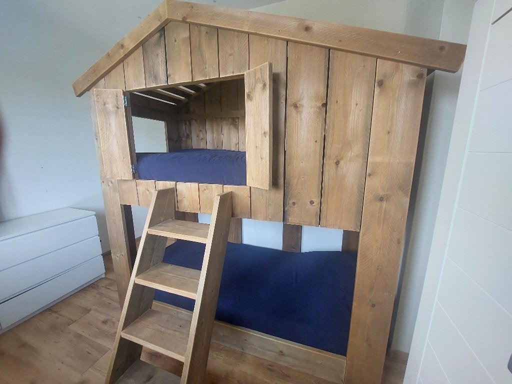 DUTCHWOOD- STAPELBED BOOMHUTBED MET 2BEDDEN -STEIGERHOUT, Kinderen en Baby's, Kinderkamer | Stapelbedden en Hoogslapers, Ophalen