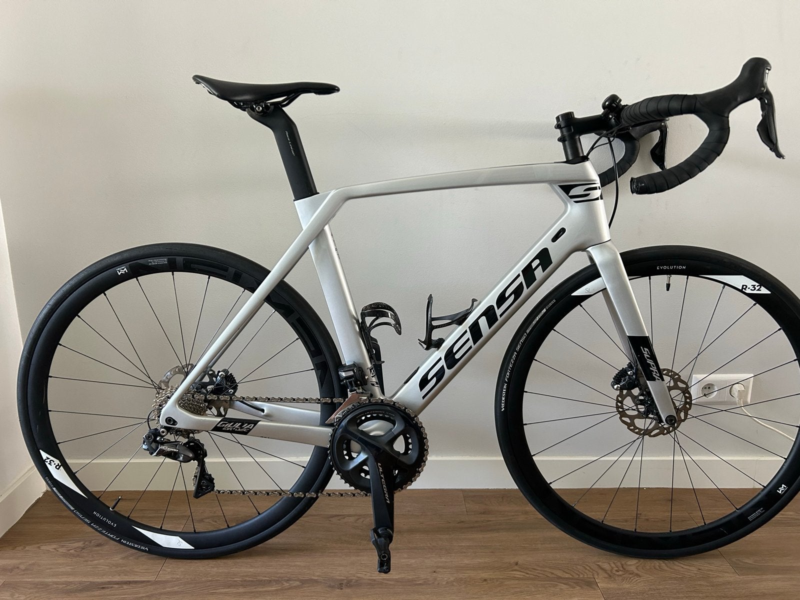 Sensa Giulia EVO Disc Ultegra Di2 carbon racefiets, Fietsen en Brommers, Fietsen | Racefietsen, Gebruikt, Carbon, Meer dan 20 versnellingen