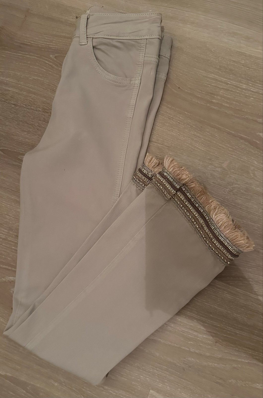 NKN Nekane broek beige maat 34 met franjes en kralen, Beige, Ophalen of Verzenden, Zo goed als nieuw, Maat 34 (XS) of kleiner