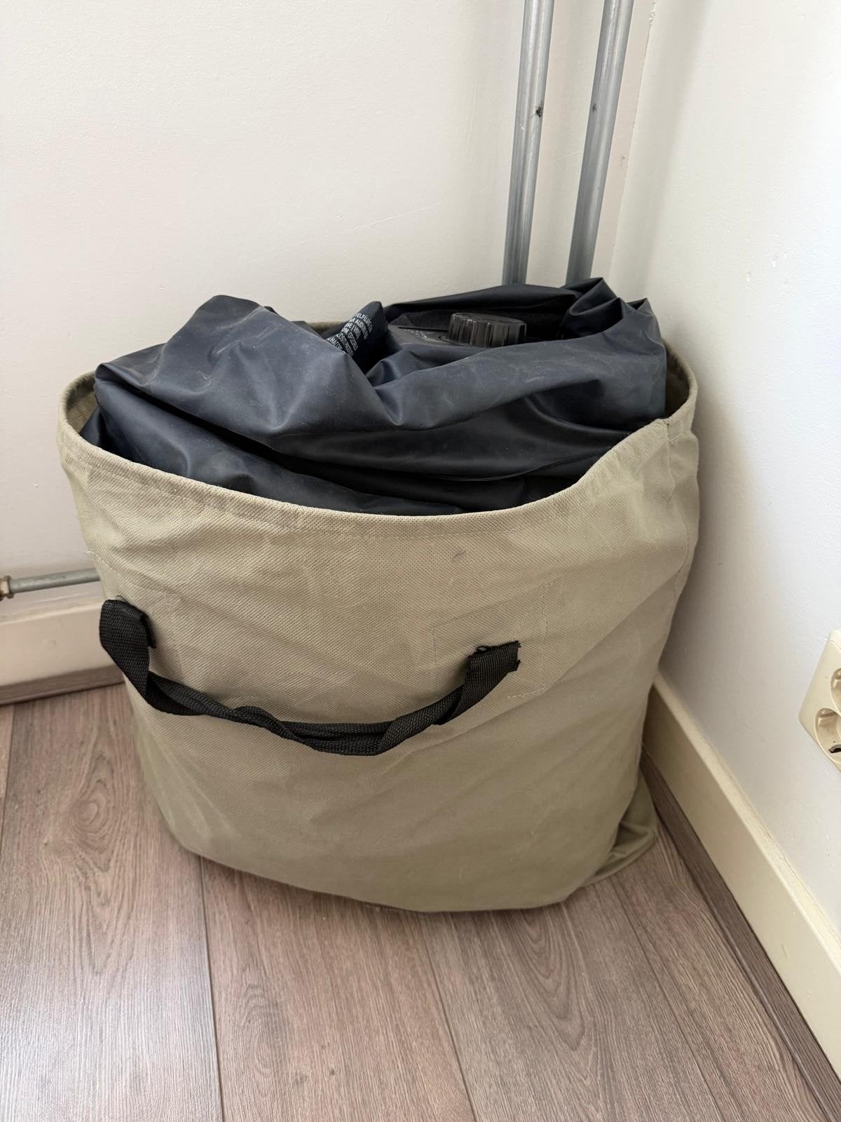 Luchtbed 2 persoons te koop, Ophalen, Zo goed als nieuw, Bruin, Overige typen