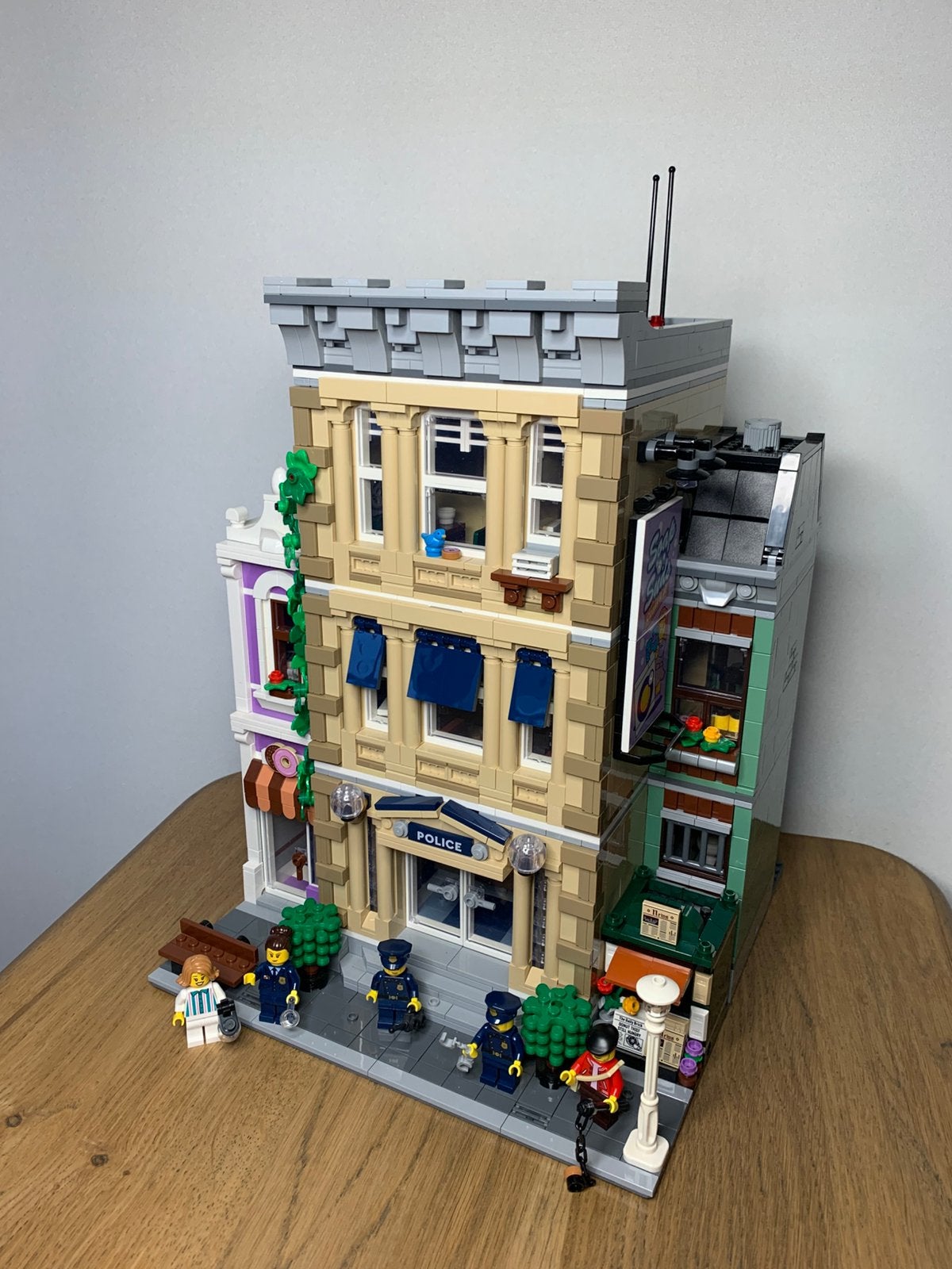 LEGO Icons politie bureau - 10278, Kinderen en Baby's, Speelgoed | Duplo en Lego, Lego, Ophalen of Verzenden, Zo goed als nieuw