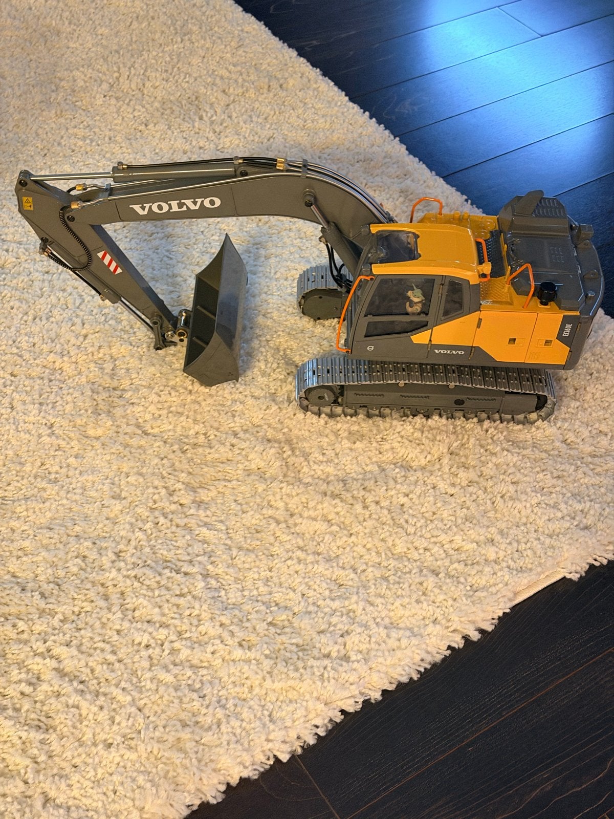 Volvo EC160E RC Graafmachine - Zo goed als nieuw, Hobby en Vrije tijd, Ophalen of Verzenden, Zo goed als nieuw