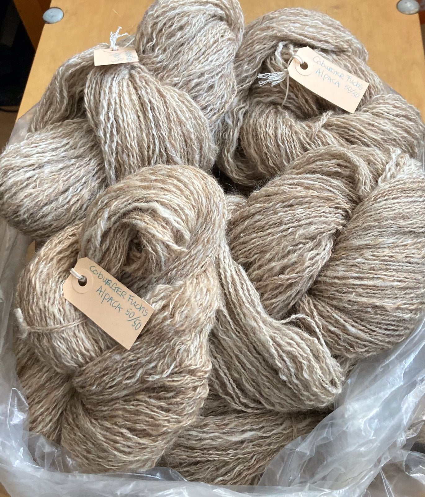 Handgesponnen  wol  mix Coburger Fuchs schaap x Alpaca, Hobby en Vrije tijd, Ophalen of Verzenden, Nieuw, Breien of Haken, Wol of Garen