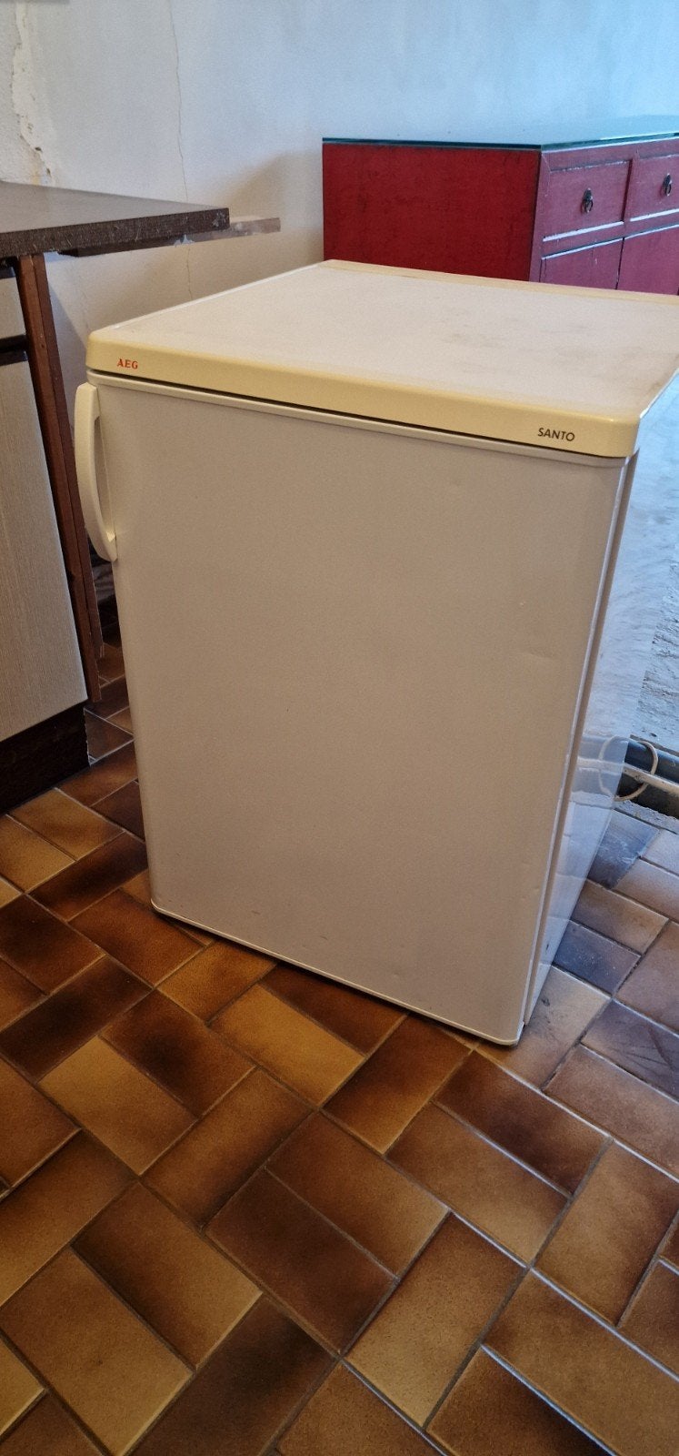 AEG Santo Koelkast - Compact en Betrouwbaar, 100 tot 150 liter, 45 tot 60 cm, Ophalen, 85 tot 120 cm