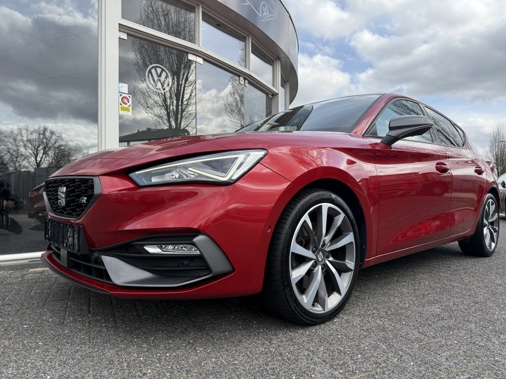 SEAT Leon 1.5 tsi FR 150 pk (bj 2020, automaat), Auto's, Metallic lak, Gebruikt, 680 kg, 4 cilinders