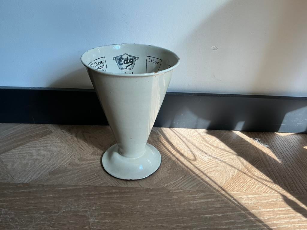 Antiek emaille maatbeker,creme kleurige oude edy maatbeker, Ophalen