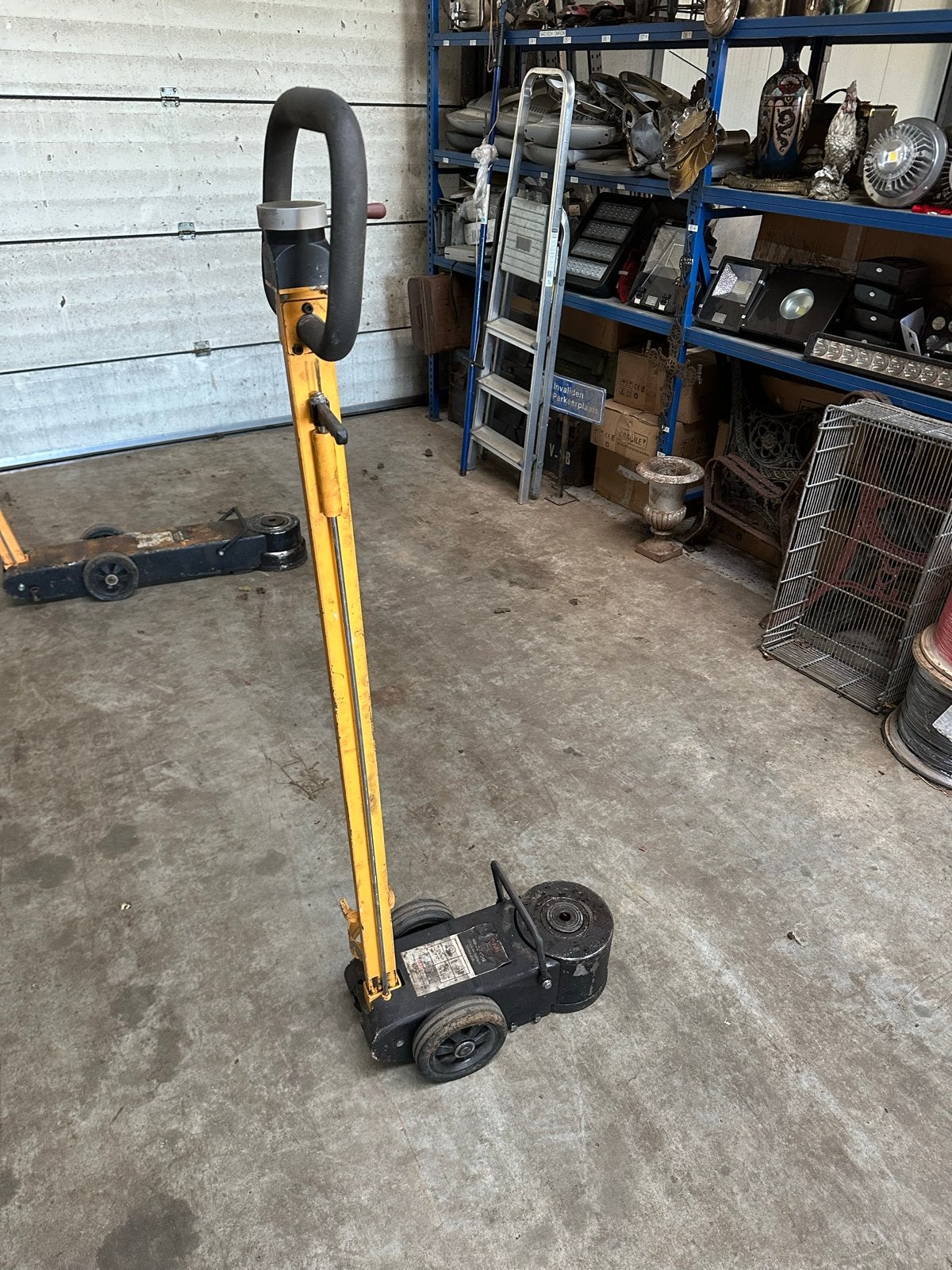PMI 2-Stage Air Hydraulic Service Jack, Ophalen, Gebruikt, Hydraulisch, Garagekrik