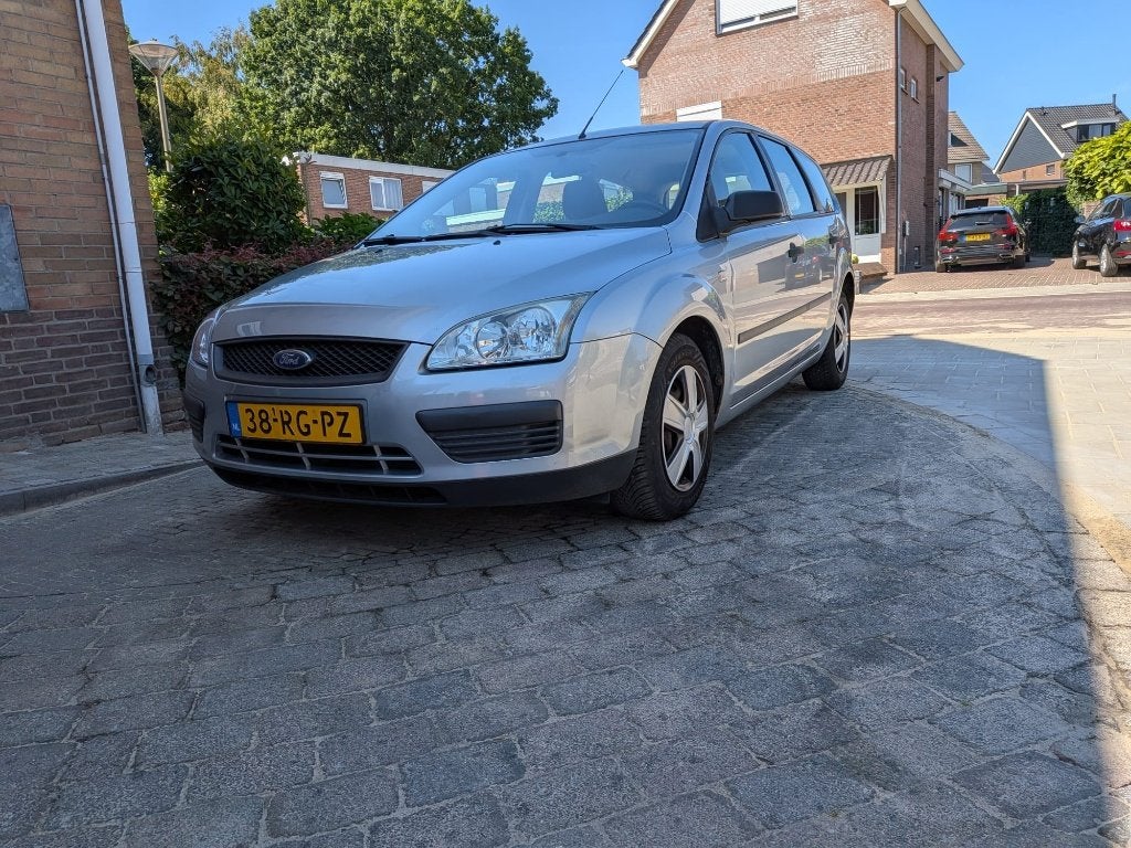 Ford Focus 1.6 85KW Wagon 2005 Grijs, Auto's, 1596 cc, Stof, Zwart, 4 cilinders