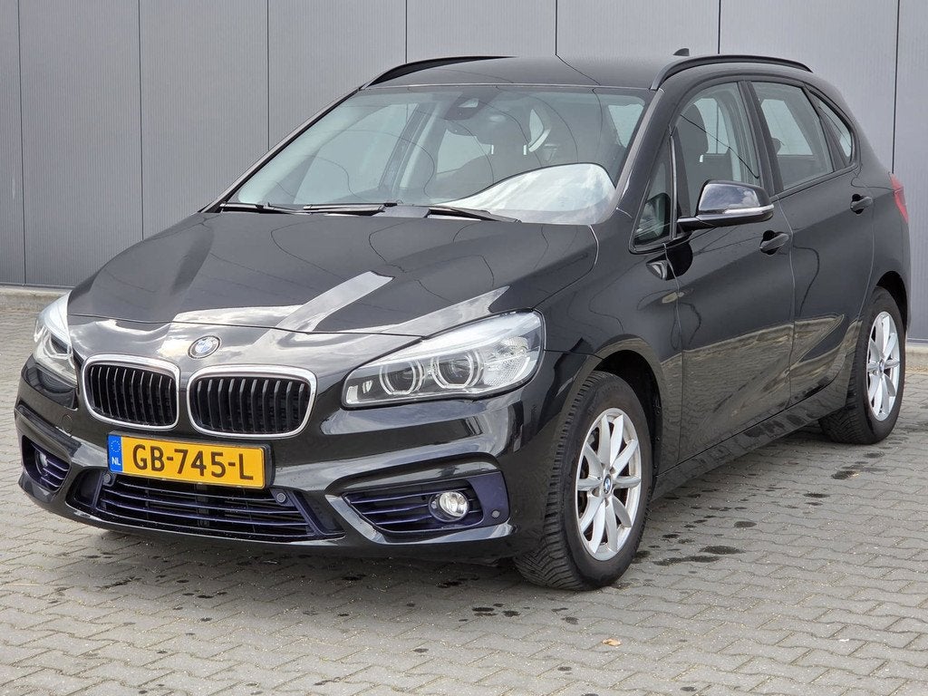 BMW 2-serie Active Tourer 218i Sport, Auto's, BMW, Voorwielaandrijving, 136 pk, Gebruikt, Zwart