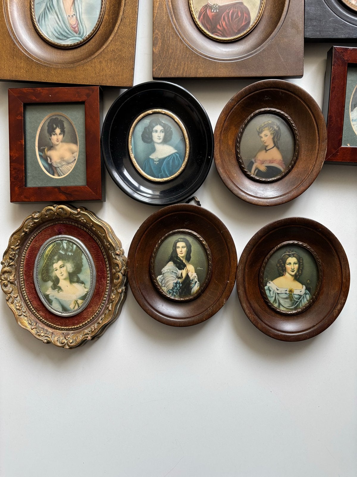 Collectie van 12 antieke miniaturen in diverse lijsten, Antiek en Kunst, Ophalen