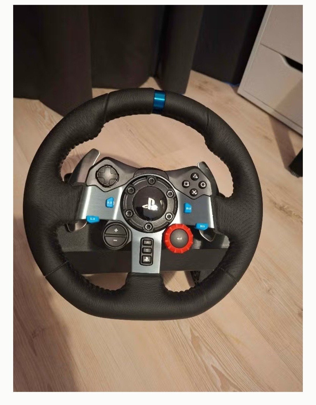 Foto 4 van logitech G29 Driving Force Racestuur PS4/5 + pedalen