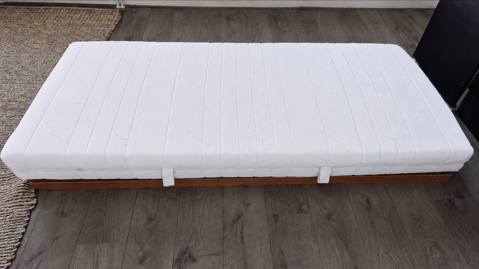 Verstelbare lattenbodem met matras 90x200 cm, Ophalen, Gebruikt, 90 cm, Eenpersoons