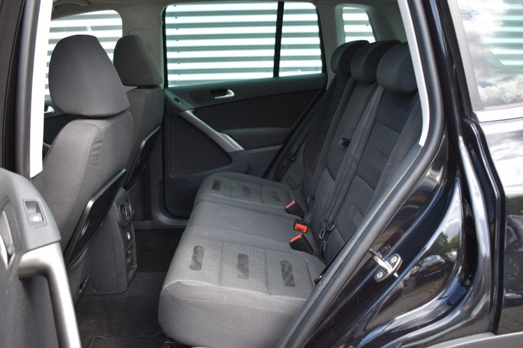 Volkswagen TIGUAN 2.0 TSI AUT. SPORT&STYLE 4MOTION / P.DAK /, Auto's, Automaat, 4 cilinders, 1984 cc, Zwart