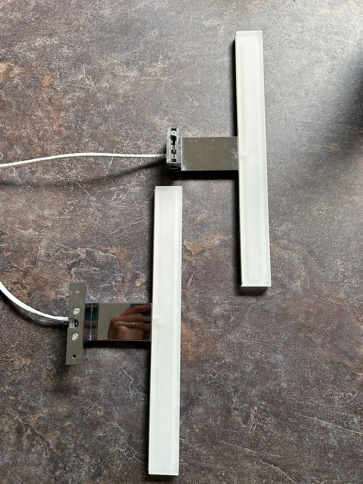 2 identieke badkamerlampjes voor op spiegelkast, Ophalen, Zo goed als nieuw, Chroom