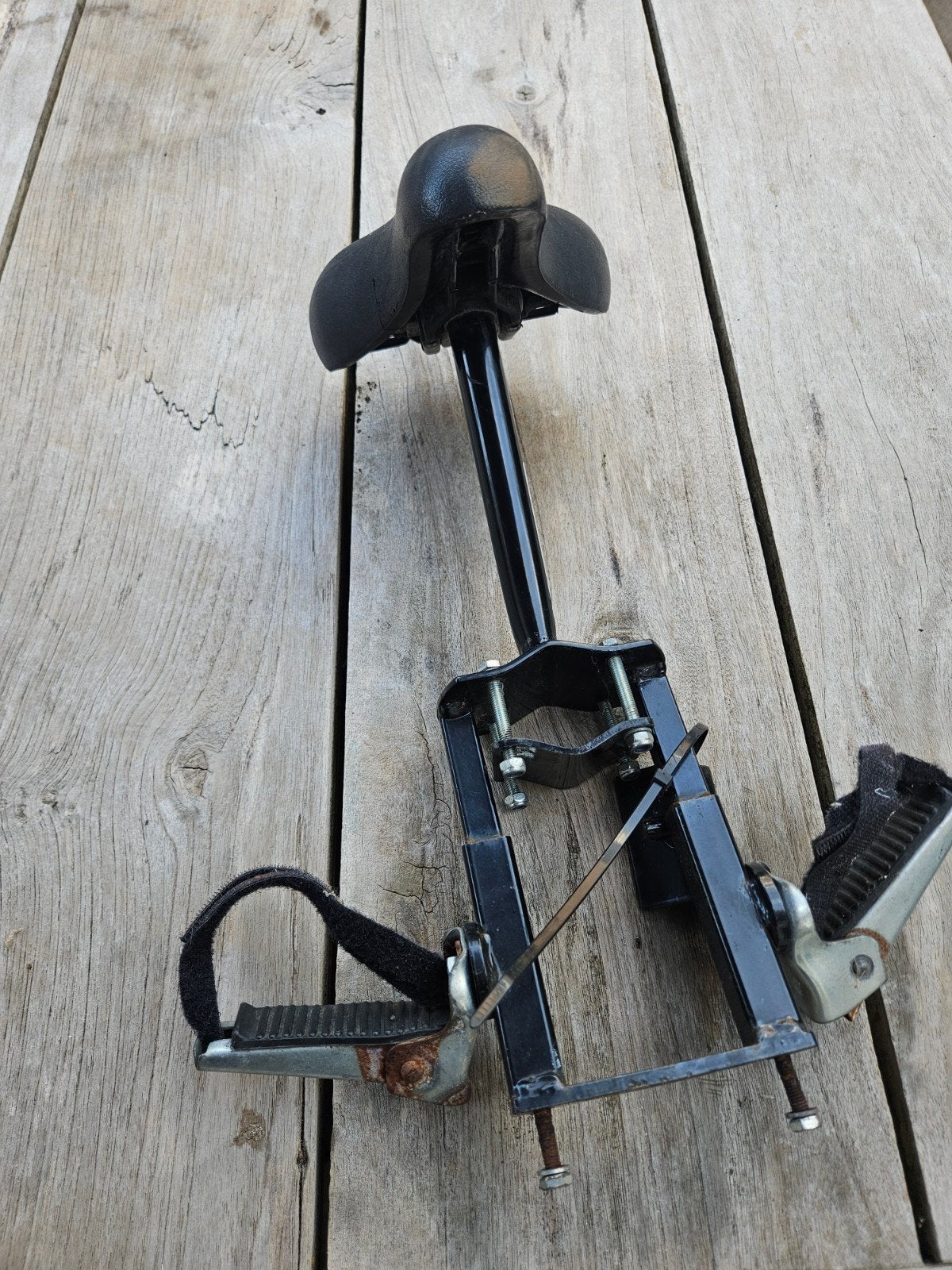 Buiszadel voor damesfiets - Zadeldek gescheurd, Fietsen en Brommers, Fietsaccessoires | Fietsstoeltjes, Voorzitje, Ophalen, 15 t/m 25 kg