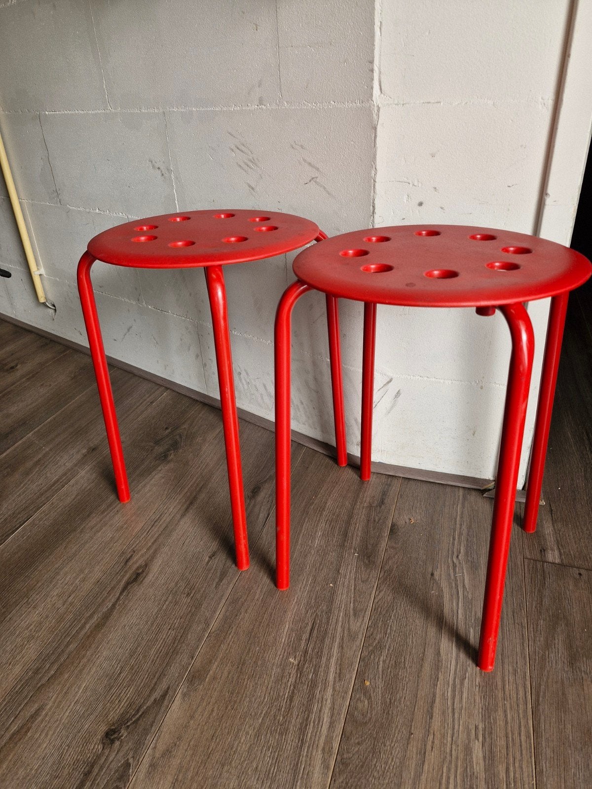 Set van 2 rode IKEA krukjes, stapelbaar, Ophalen, Gebruikt, Staal