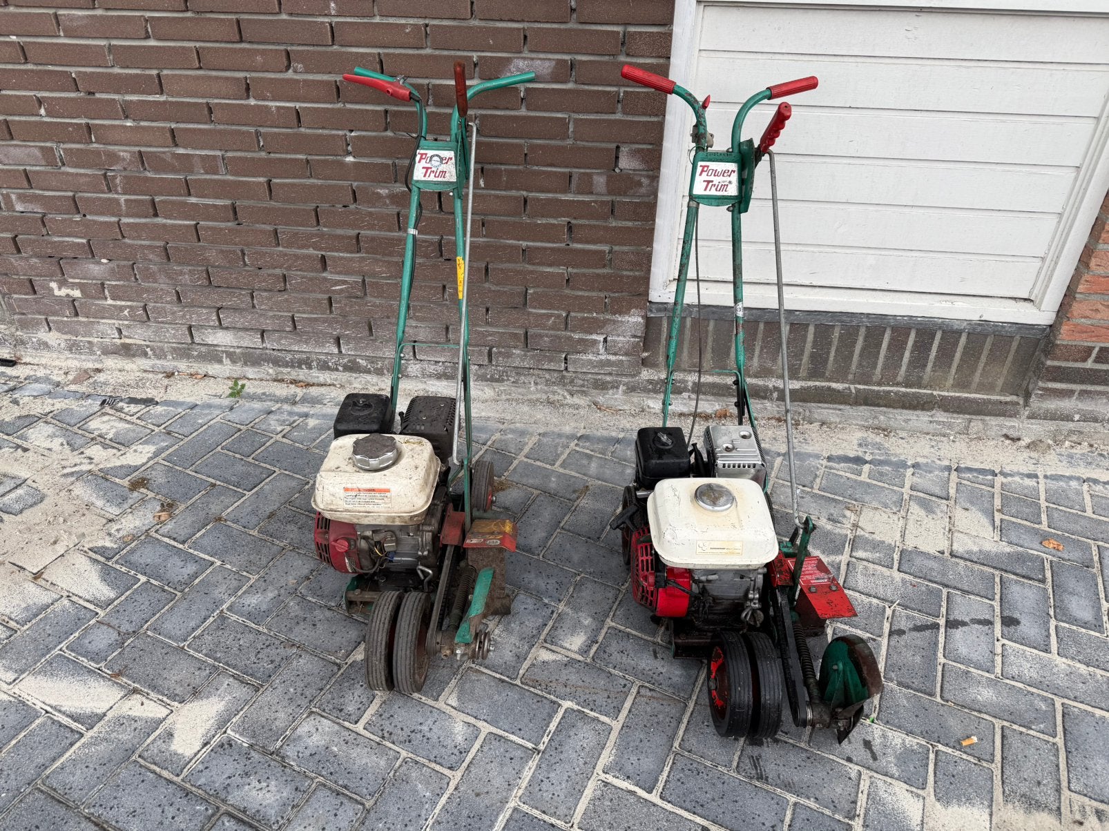 2 xPowertrim 300 H kantensnijder met werk, Tuin en Terras, Hand-tuingereedschap, Ophalen, ., Overige soorten, Zo goed als nieuw