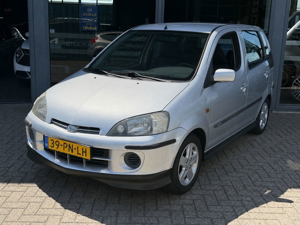 Daihatsu Young RV 1.3-16V VTi Automaat 1e Eigenaar Nieuwe Ap, Auto's, 31 €/maand, 4 cilinders, Origineel Nederlands, Bedrijf