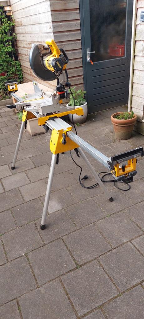 DeWalt Afkortzaag DW713XPS-QS met onderstel, Gebruikt, DeWalt, 70 mm of meer, Ophalen of Verzenden