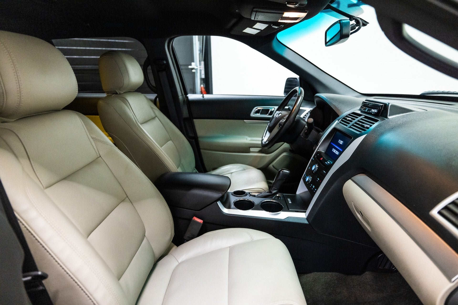 Ford Explorer XLT Ecoboost 7 Persoonsuitvoering Dealer auto, Auto's, Ford, Automaat, Dealer onderhouden, Gebruikt, Beige