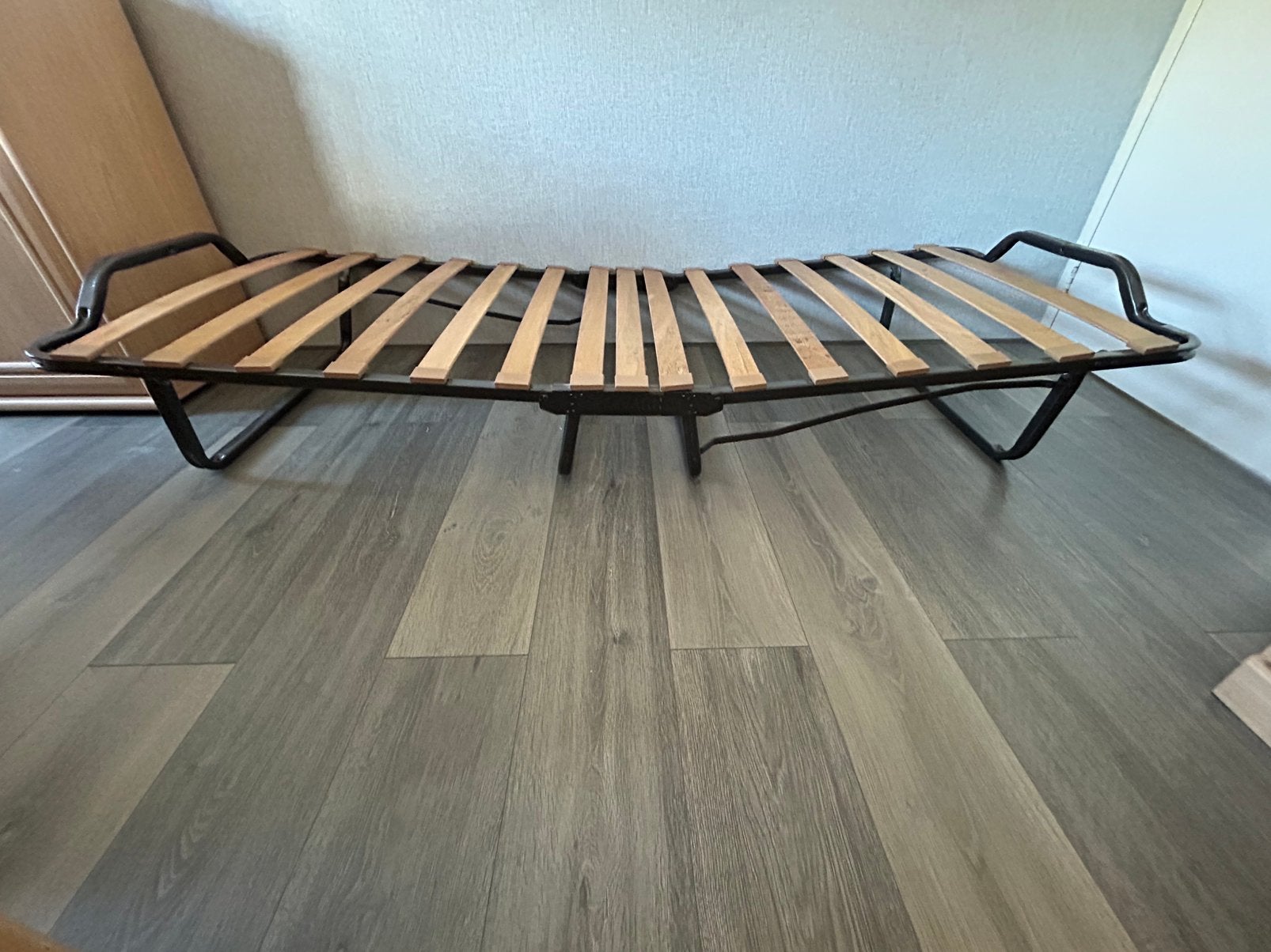 Stretcher / Logeerbed met matras en matras beschermer, Ophalen of Verzenden, Zo goed als nieuw, 80 cm, 200 cm