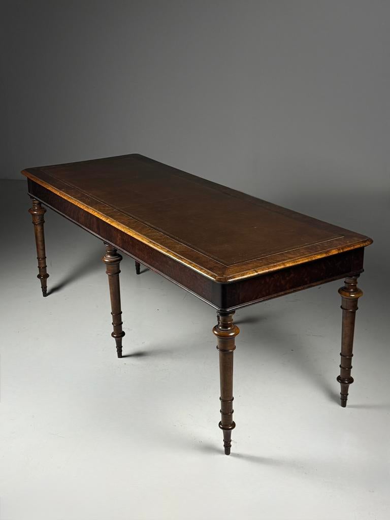 Victoriaanse schrijftafel 1850-1870 antiek
