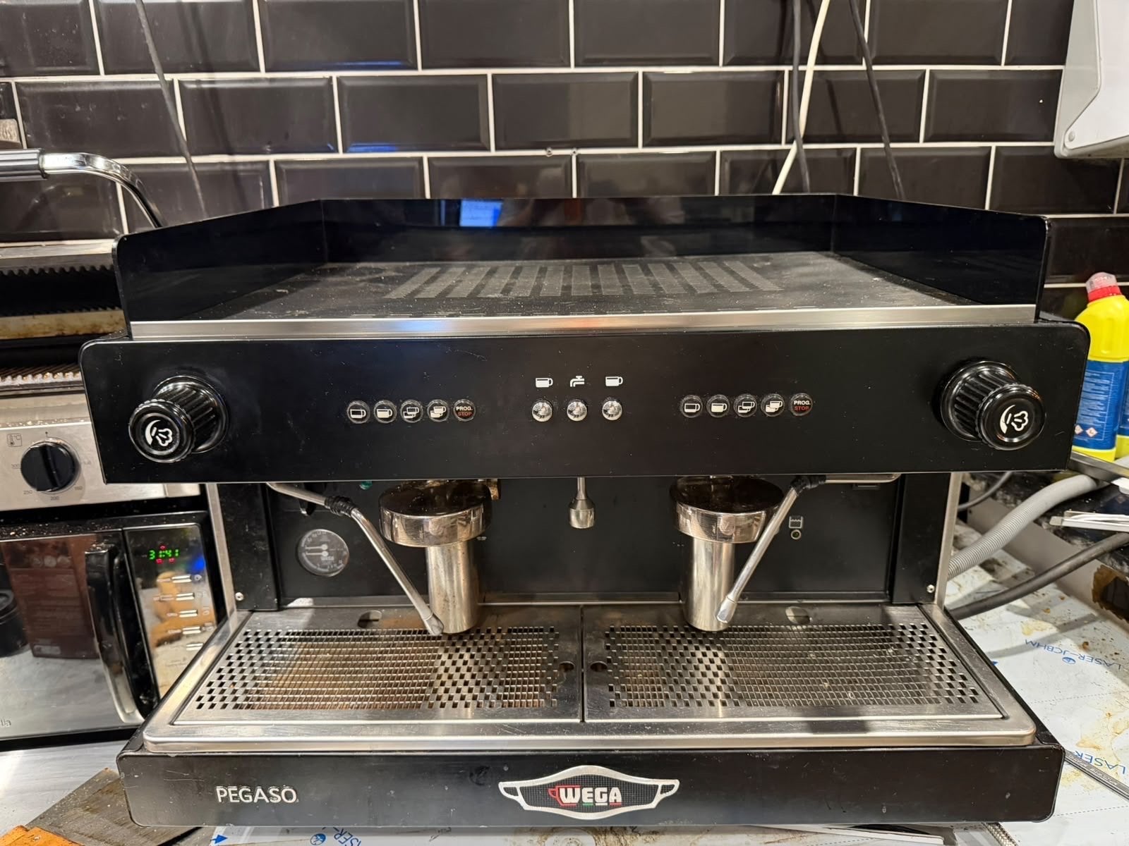 Wega Pegaso professioneel espresso apparaat, Witgoed en Apparatuur, Stoompijpje, Gebruikt, Espresso apparaat, 10 kopjes of meer
