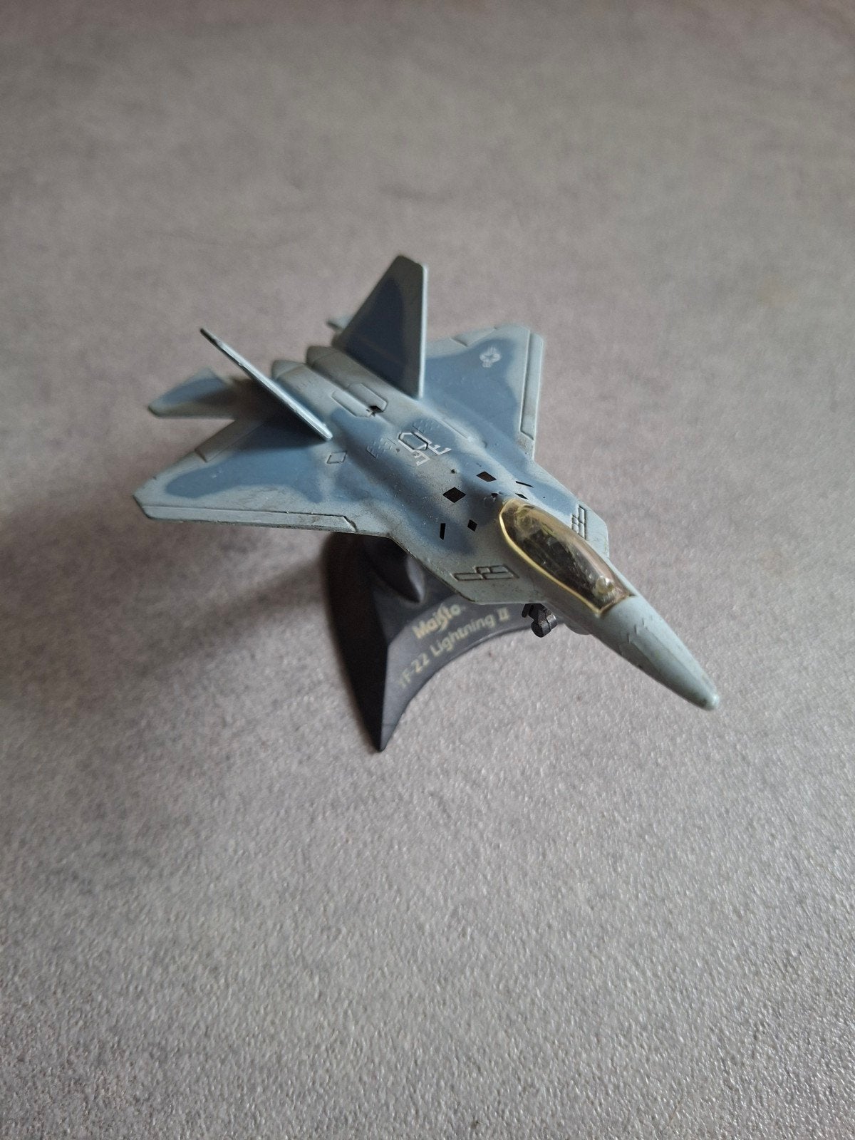 Maisto Tailwinds F-22 Raptor Vliegtuigmodel, Ophalen of Verzenden, Gebruikt