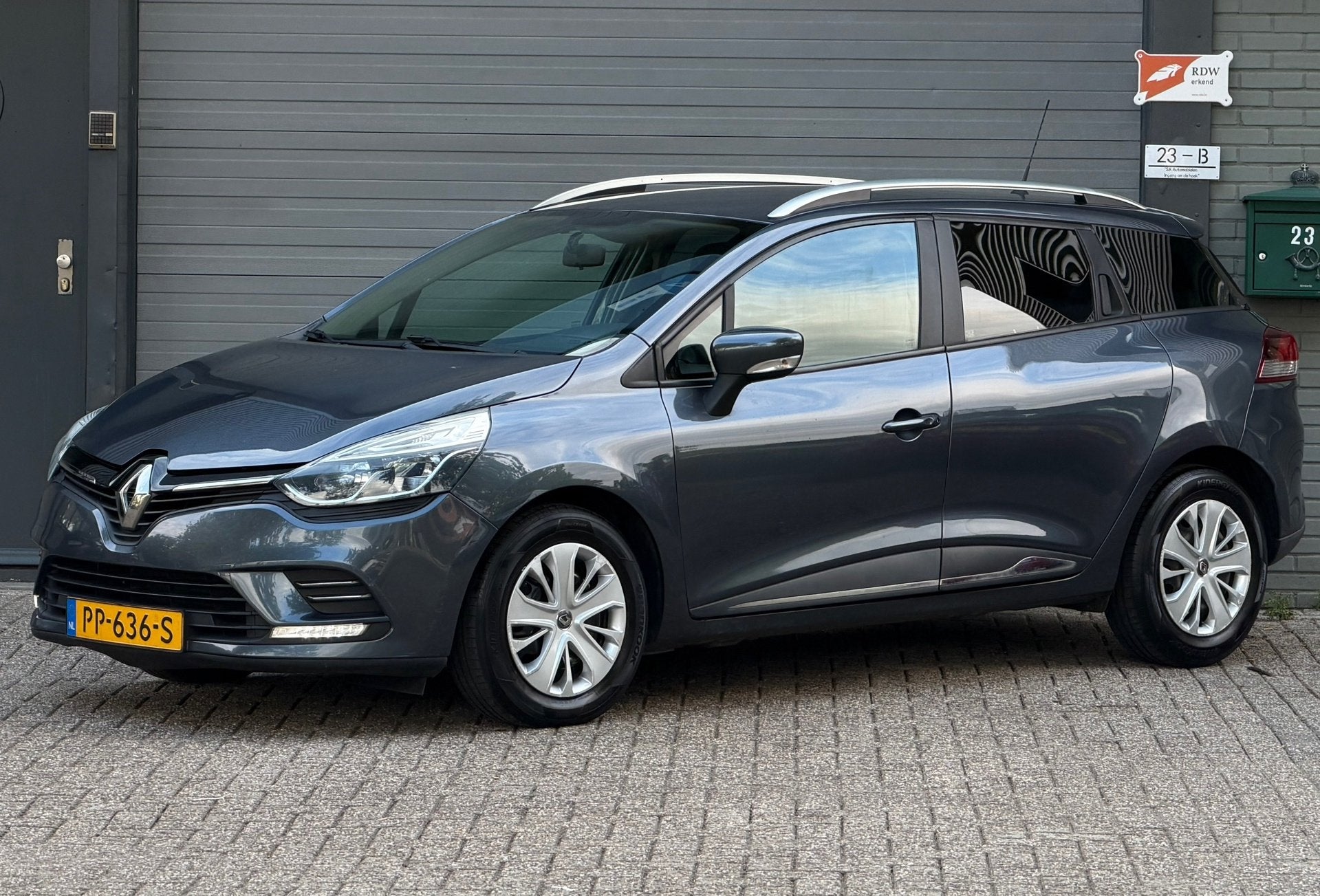 Renault Clio Estate 0.9 TCe Zen, Auto's, Renault, Voorwielaandrijving, 898 cc, 1063 kg, Gebruikt