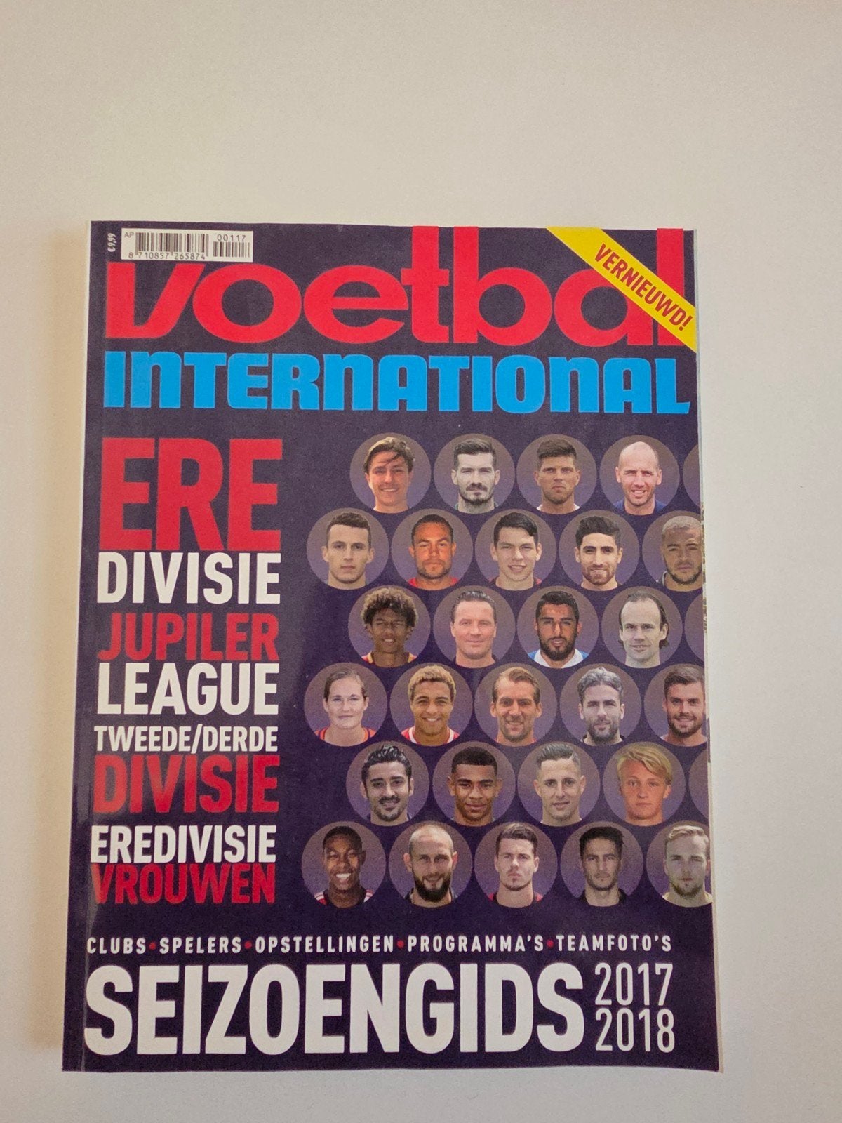 Voetbal International Seizoengids 2017/2018, Verzamelen, Sportartikelen en Voetbal, Ophalen of Verzenden