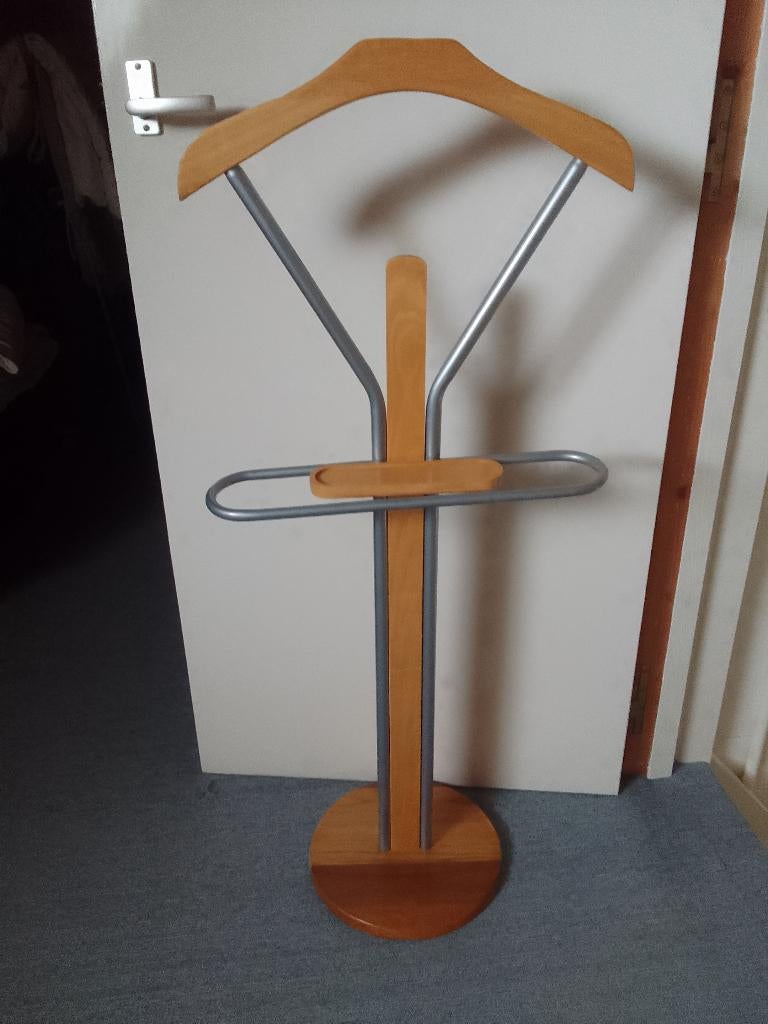 Degelijke dressboy, Ophalen, Zo goed als nieuw, Minder dan 100 cm, Staande kapstok