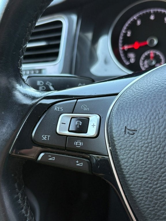 Foto 14 van Volkswagen Golf 1.0 TSI HighLine DAB Stoelvw PDC ACC Massage