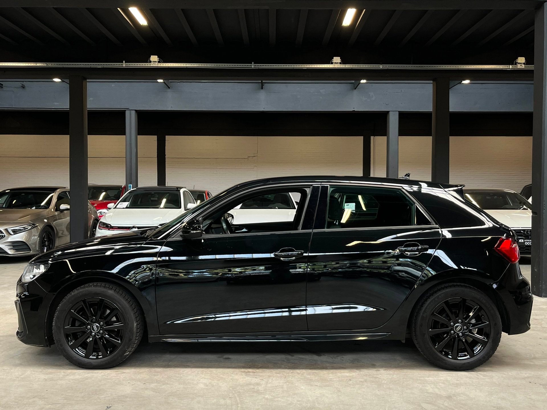 Audi A1 SPORTBACK 30 TFSI S Line Navi/LineAssist/PDC, Auto's, Dealer onderhouden, Stof, 116 pk, Zwart