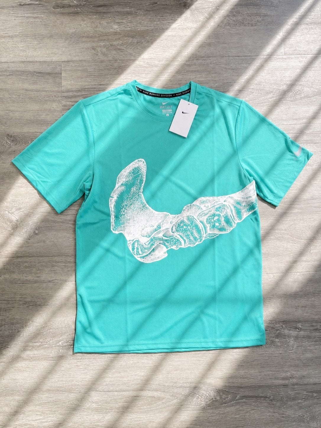 Nike Running Division Dri-FIT sportshirt turquoise maat M, Kleding | Heren, T-shirts, Verzenden, Zo goed als nieuw