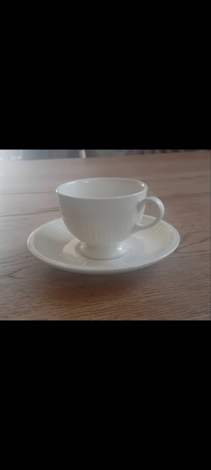 • Wedgwood 2 x Edmee thee of cappucinokoppen       , Huis en Inrichting, Keuken | Servies, Ophalen of Verzenden, Zo goed als nieuw