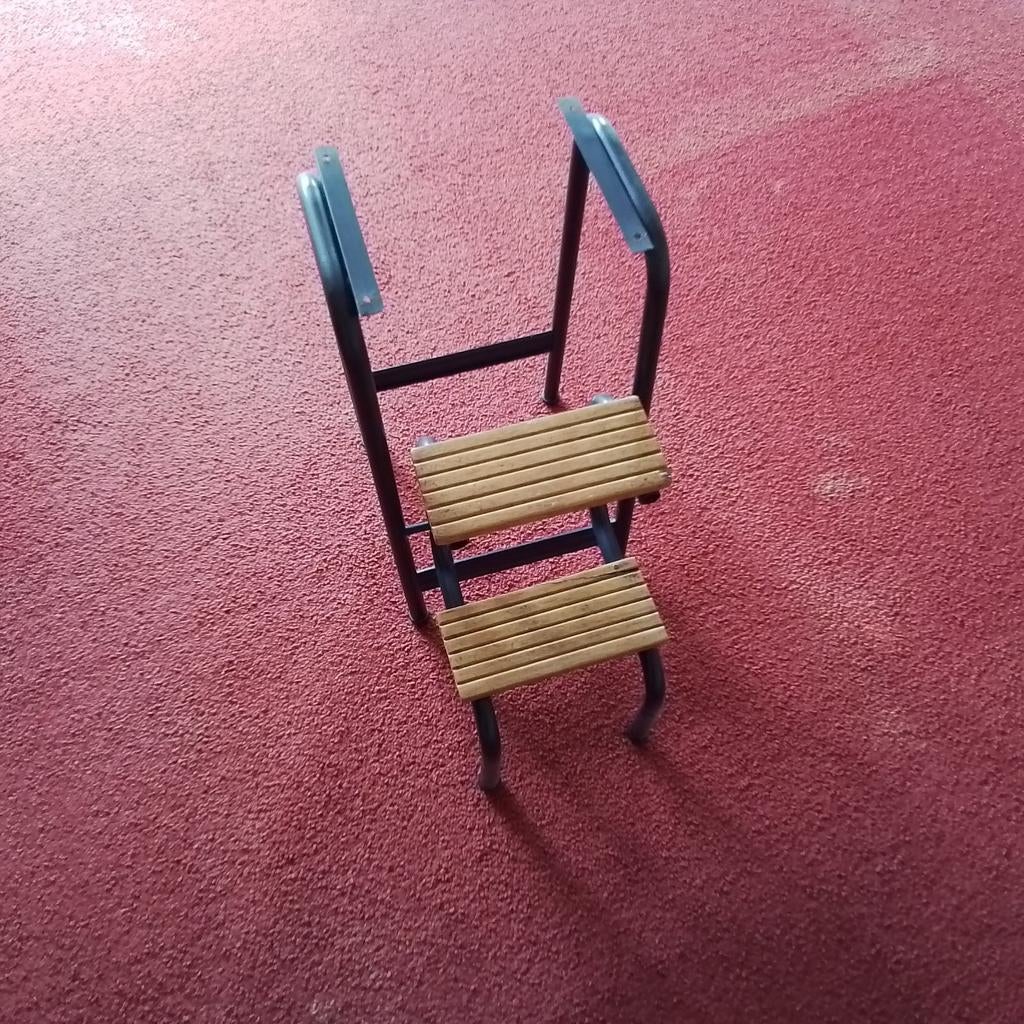 Heel oud krukje/ trapje, Ophalen, Gebruikt, Hout