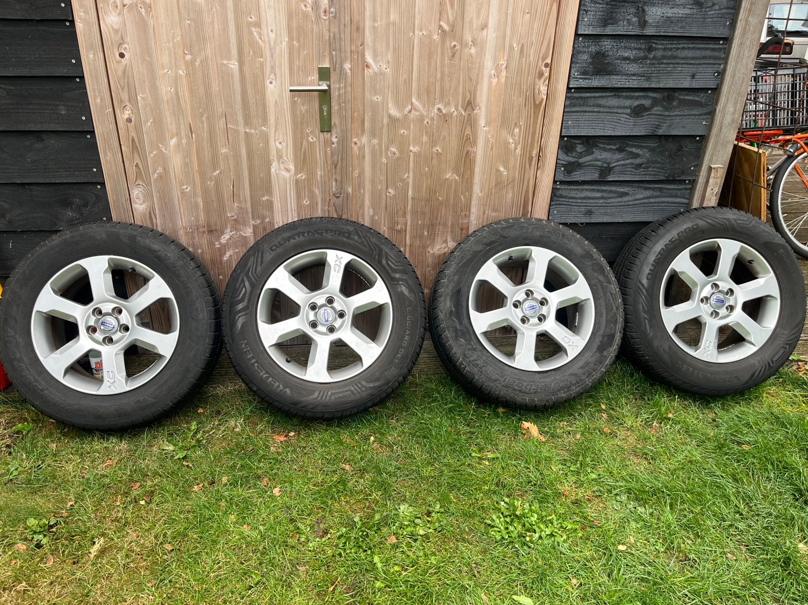Volvo XC60 17 inch velgen allseason winterbanden, Banden en Velgen, Nieuw, 17 inch, 235 mm