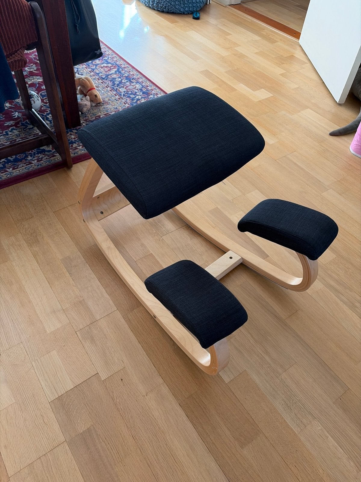 Ella Ergonomische Kniestoel - Comfortabel en Stijlvol, Ophalen, Zwart, Zo goed als nieuw, Eén